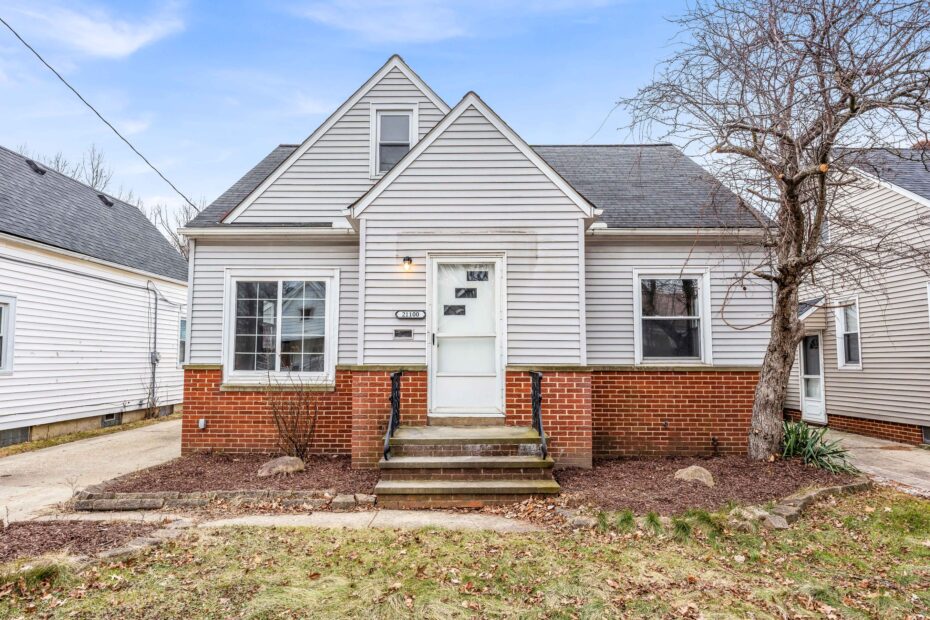 21100 Goller Ave, Euclid | Turnkey Property | The Azzam Group | Cleveland, OH