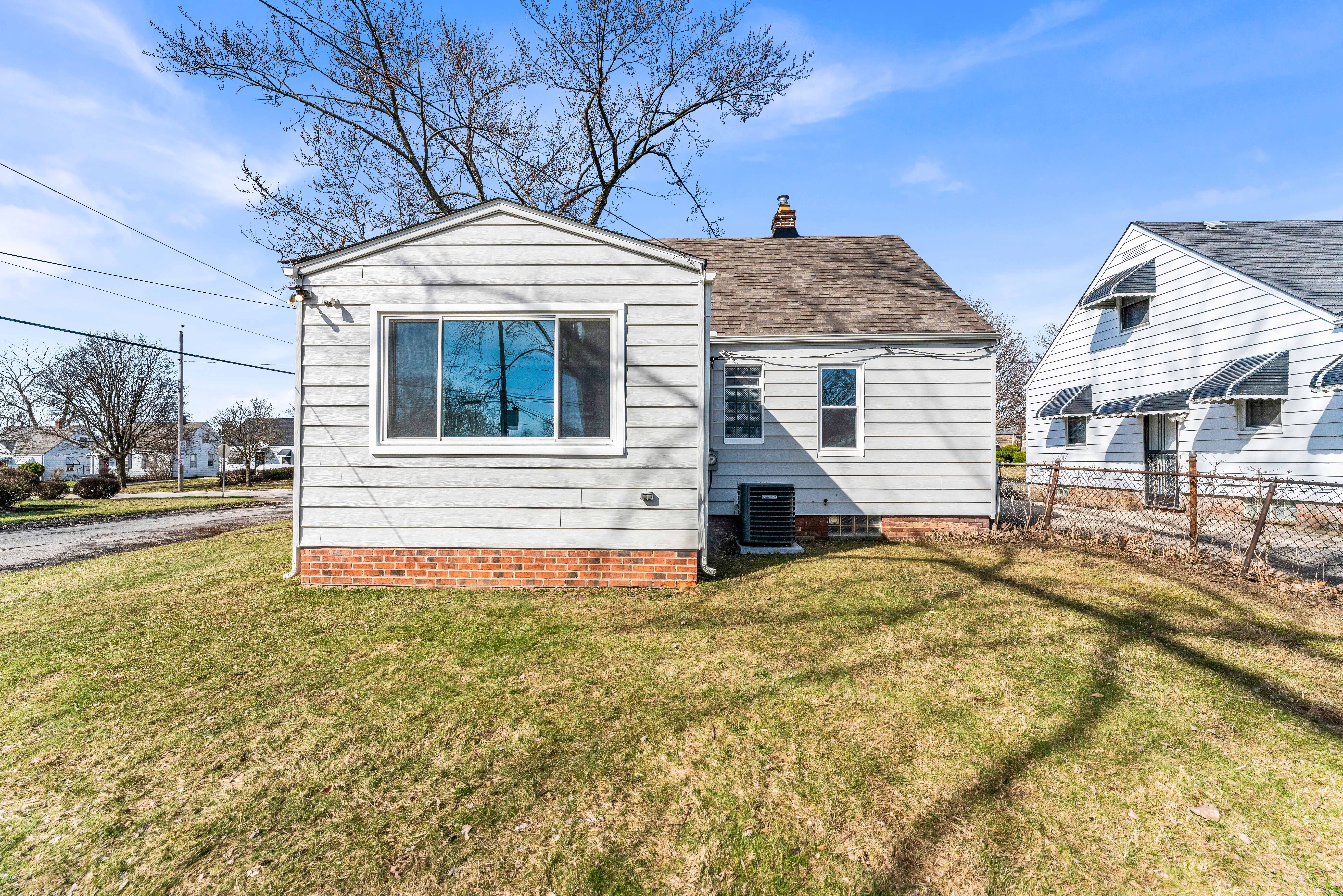 16902 Lotus Dr, Cleveland | TAG The Azzam Group | RE/MAX Haven Realty | Cleveland, OH