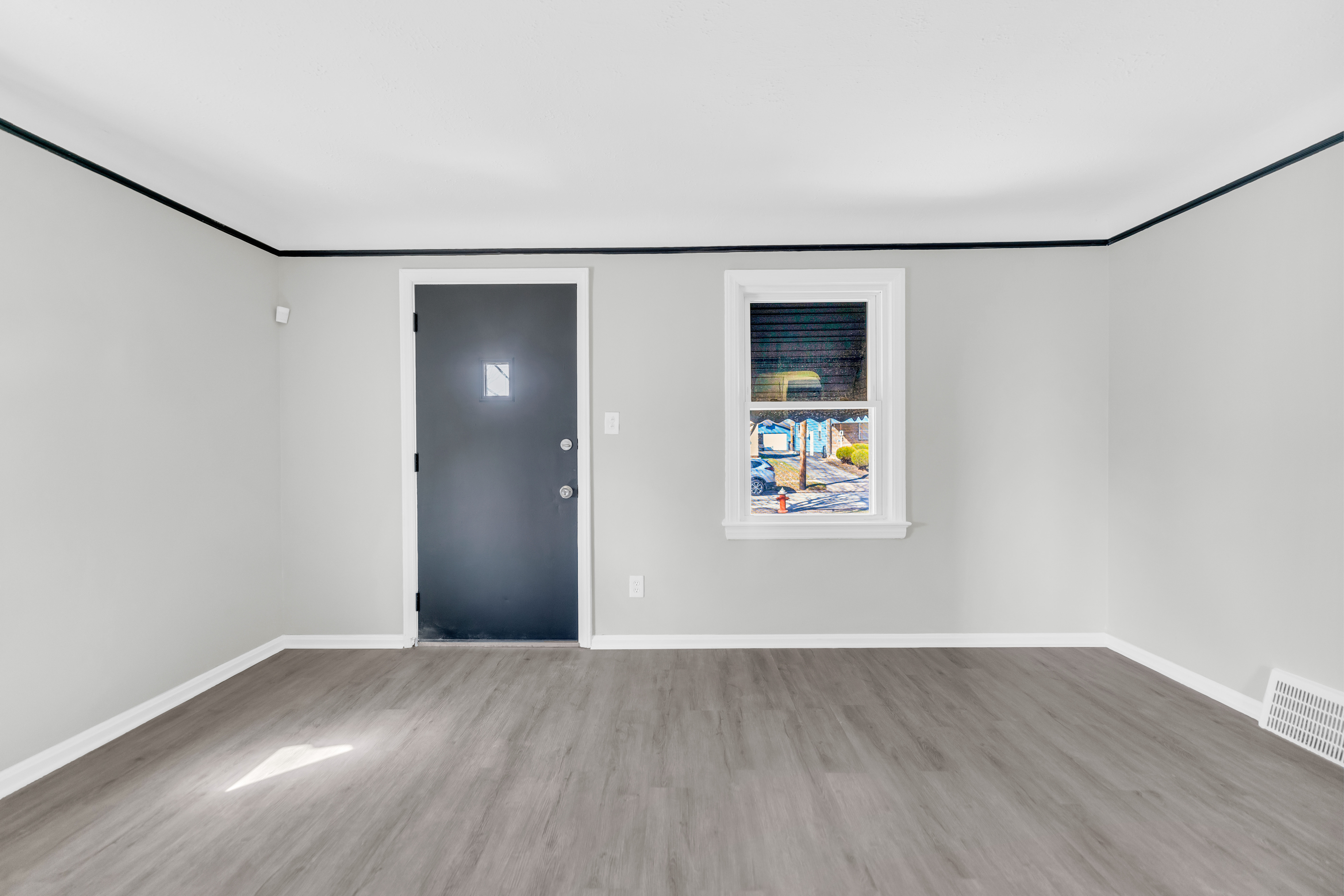 16902 Lotus Dr, Cleveland | TAG The Azzam Group | RE/MAX Haven Realty | Cleveland, OH