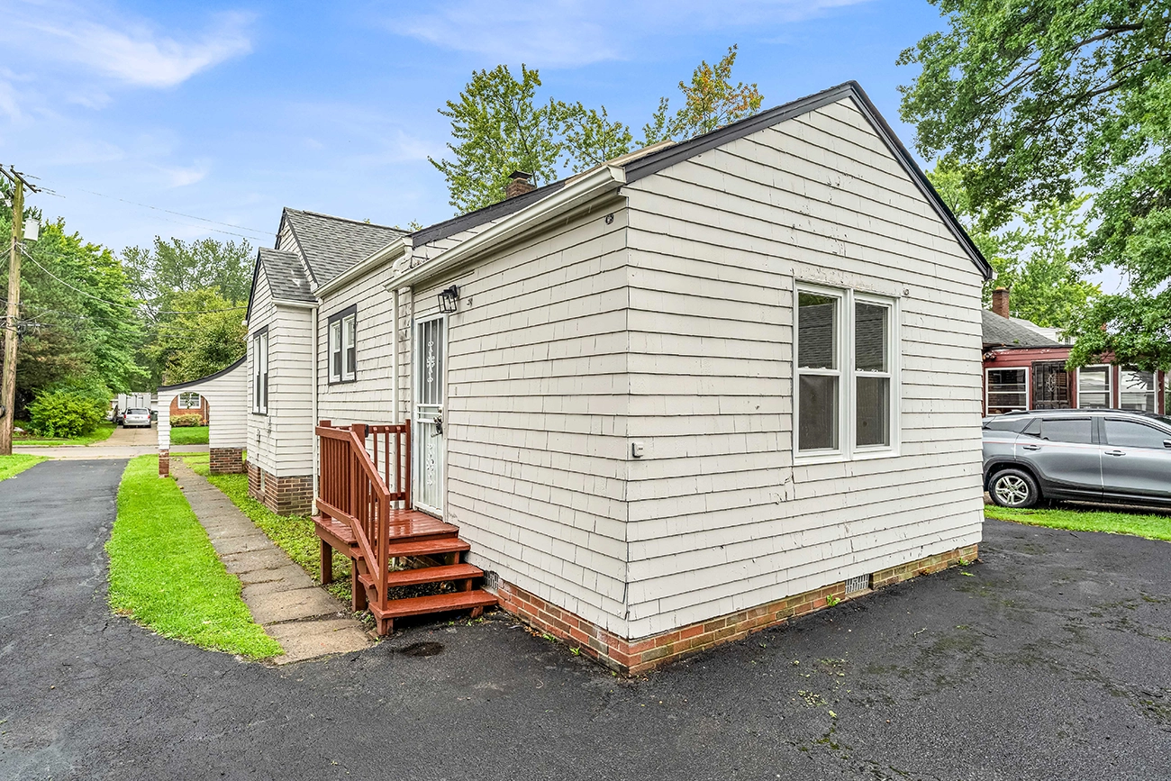 20209 Gladstone Rd, Warrensville Heights, OH 44122 | The Azzam Group | RE/MAX Haven | Cleveland, OH